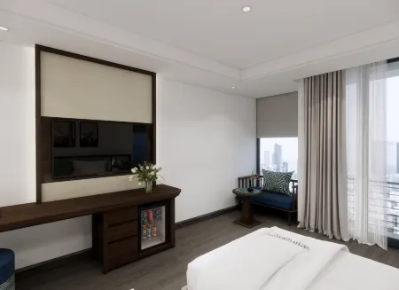 ICONIQUE HOTEL NHA TRANG