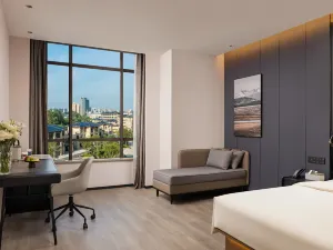 Guangde Confucius Temple Square Sui'an Road Atour Hotel