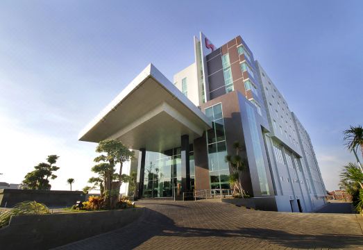 스위스 벨린 에어포트 수라바야