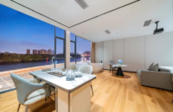 โรงแรมเจียเยว่ ปินเจียง