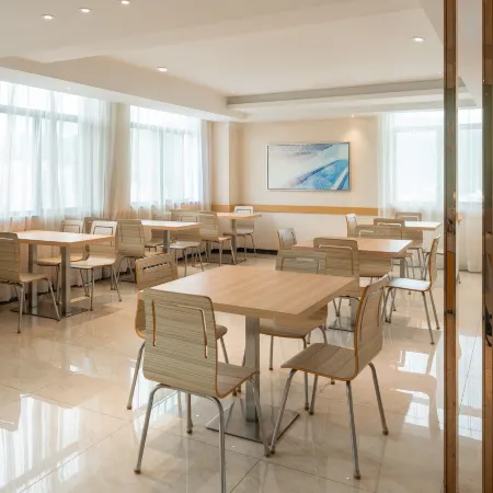 City Comfort Inn Hotel (Baise Xilin Times Square)