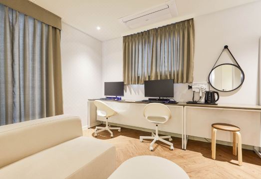 주차 및 외관 정보