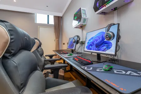 Guo'ao  E-sports  Business Hotel (Laohekou Passenger Station Branch)