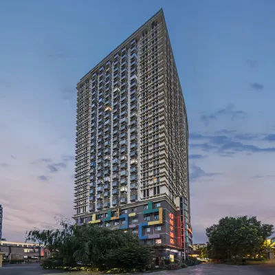 Orange Hotel (Shanghai Jinshajiang Road Metro Station) Hotels near Cloud Nine Shopping Mall