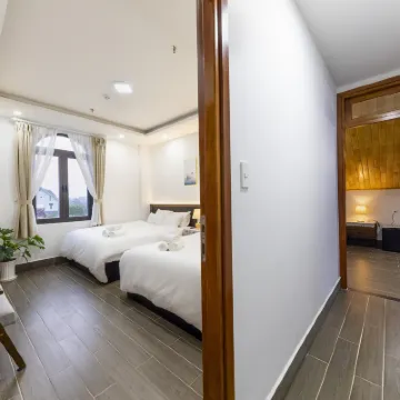 Olagi Hotel 2 Hotels near Dalat City Flower Garden