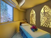 Grand Heights Dubai Hotel Apartments Отели рядом с достопримечательностью «Офис компании Microsoft Dubai»