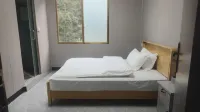 Fengxiang Hotel