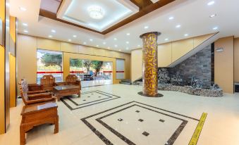 Kaijin Business Hotel (Shaoguan Xihe Bus Station)
