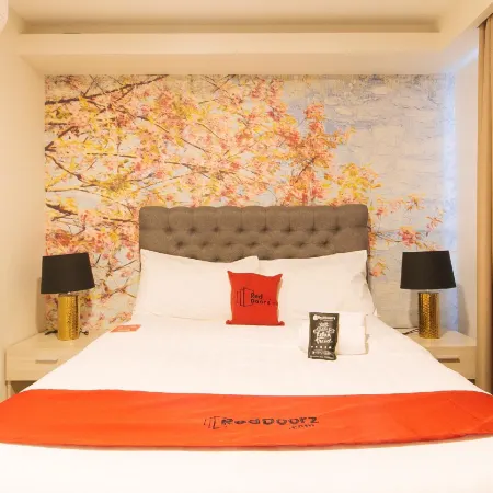 RedDoorz Plus @ La Belle Residences Makati City Отели рядом с достопримечательностью «Посольство Тайвань »