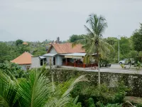 Jun Cottage Nusa Penida Hotels near Nusa Lembongan
