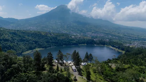 Fortune Glamping Hotels in Garung