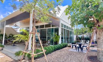 L2 Premium Hotel