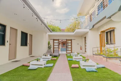 GT Seaside Inn Hotels in 