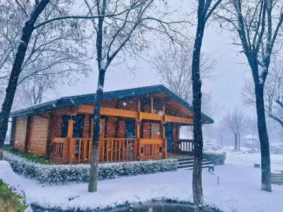 Huashan Self-driving Campground (Huashan Scenic Area Visitor Center Branch) โรงแรมใน