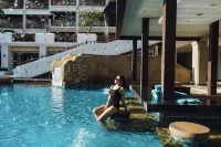 The Heritage Pattaya Beachfront Resort - bar