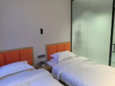 Yuexiang Hotel (Altay Museum Wanchi Plaza)