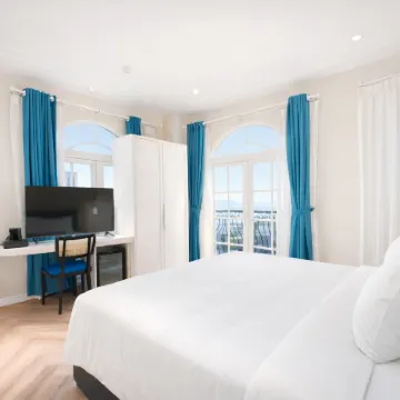 HANZ Sunset Hotel & Spa Hotels near Sunset Town