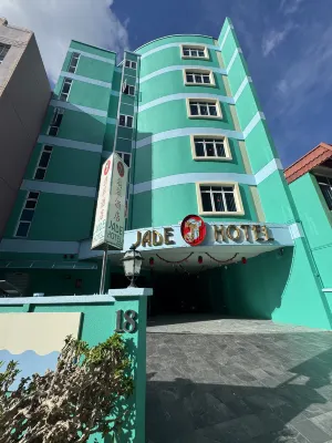JADE HOTEL - parking