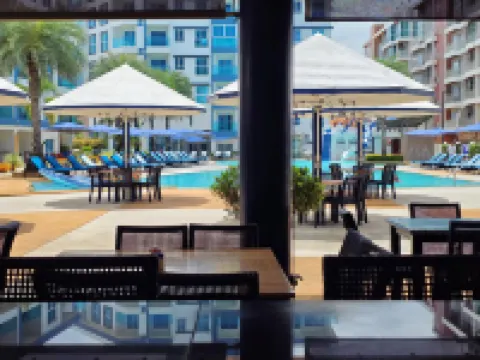 GrandBlue Resort & Beachclub