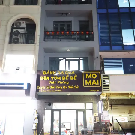 Nguyen's Home Saigon Airport Отели рядом с достопримечательностью «Парк Dam Sen»