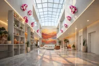 Colorful Danxia Sunshine All Season Hotel