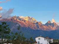十二時慢丨日照金山·宋韻美學·雪景設計師度假民宿(白沙古鎮店)