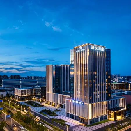 lanyue holiday  hotel