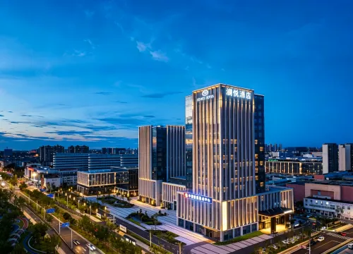 lanyue holiday  hotel