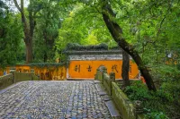 The Arbor House (Tiantai Tongbai Palace) - วิวภูเขา