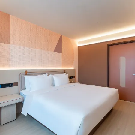 Orange Hotel Xiangyang Ancient City Shengshi Tangcheng
