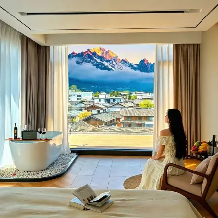 Lijiang Yu Xue Yi Jing Snow Mountain View Resort Hotel