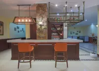 BK Shengsi International Hotel (Hailuogou Moxi Ancient Town) - Baarit