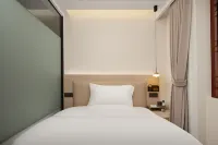 Yazun Homestay (Fuxian Lake Guanglong Town) - balcony