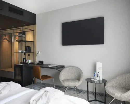 Q Hotel Plus Wrocław Hotels near Krzyki