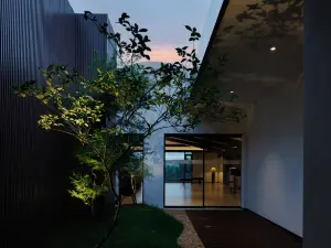 貴陽泊嶼·COVE溪隱度假民宿（花溪公園十里河灘店）