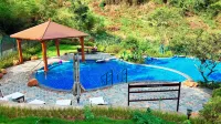 Hezhou Bamboo Hidden Hot Spring Resort - プール