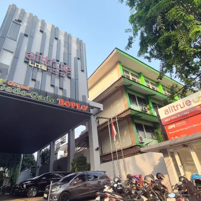 Alltrue Lite Senen Jakarta Hotels near Senen