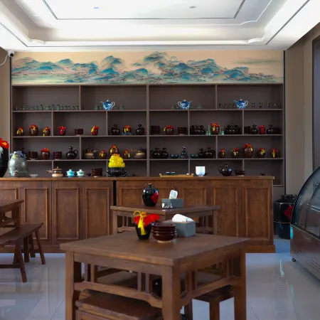 Chushan Residence · Courtyard-Style Hotel | Mellow · Soft · Garden Boutique Stay (Tekes Bagua City)