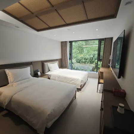 Qingfeng Courtyard-Style Hotel