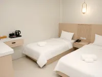Chochana Hometel Phuket Old Town โรงแรมใกล้ไลม์ ไลท์ อเวนิว