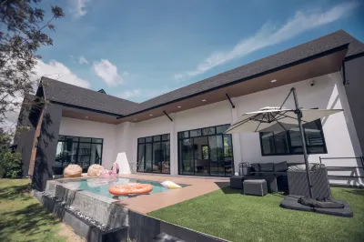 Issara Private Pool Villa Khaoyai Hotels in Nong Sarai