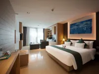 Kudo Hotel & Beach Club - Adults Only Hotels near طريق بانغلا