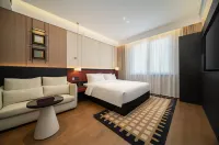 Qinglan Mingtin Hotel (Xuancheng High-Speed Railway Station Guogou Plaza) - parking