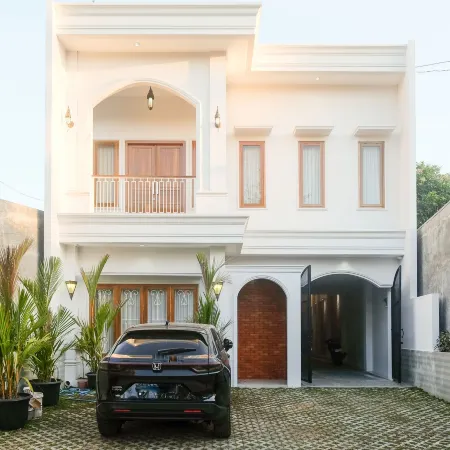 Urbanview Syariah Loji Arum Stasiun Klaten by RedDoorz