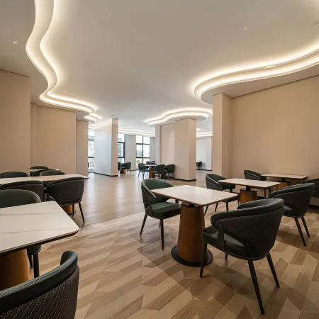 Chengyue Light Luxury Hotel