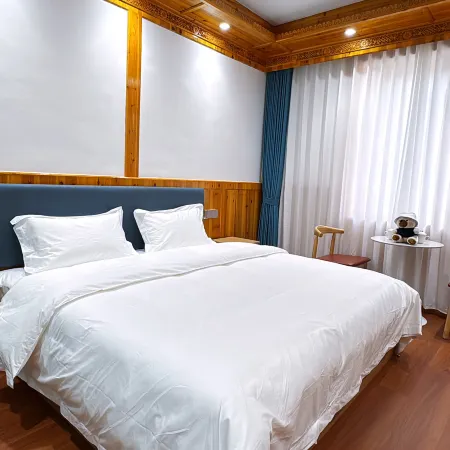 Heishui Jiarong Residence Homestay