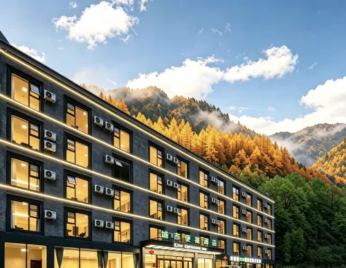 Urban Convenience Hotel (Li County Bipenggou Scenic Area Li Xiaolu Branch) - Bjergudsigt