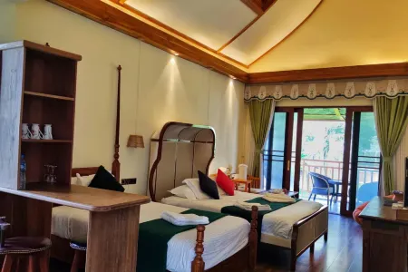 LARNG YAY  Riverview Resort Hotel