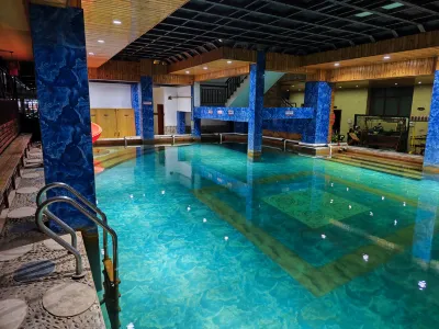 Sanglong Hot Spring Hotel Hotels near Qidian Railway Station