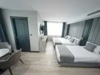 Express Plus Hotel - balcony